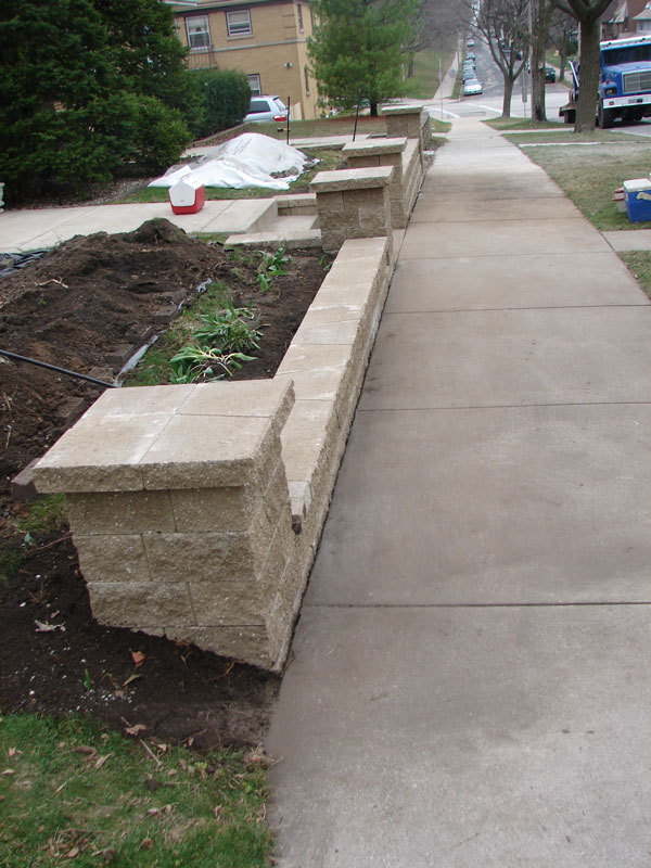 retaining wall project in milwaukee